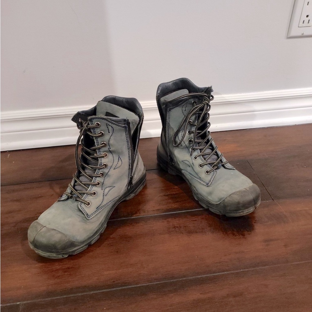 Work boots in very good condition